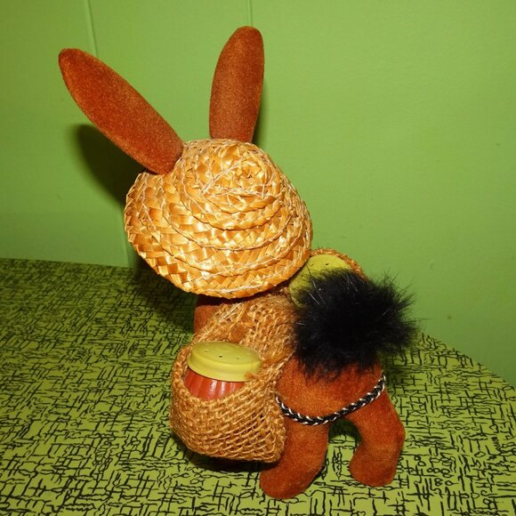 Vintage Fuzzy Flocked Donkey Carrying Salt & Pepper Shakers Puerto Rico Souvenir - Picture 11 of 13